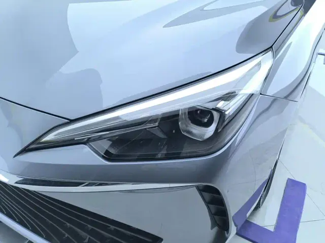 Roewe i5 — Фото автомобиля 5