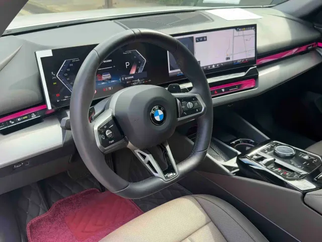 BMW 5 Series — Фото автомобиля 5
