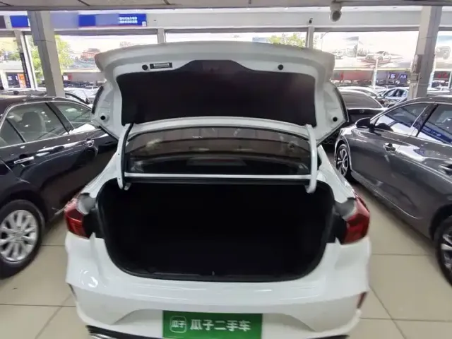 Changan Eado — Фото автомобиля 18