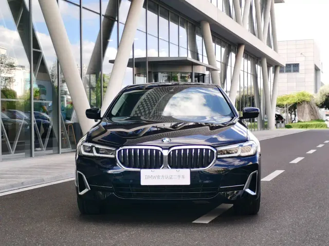 BMW 5 Series — Фото автомобиля 2