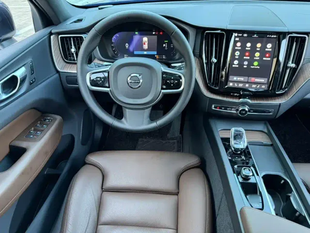 Volvo XC60 — Фото автомобиля 17