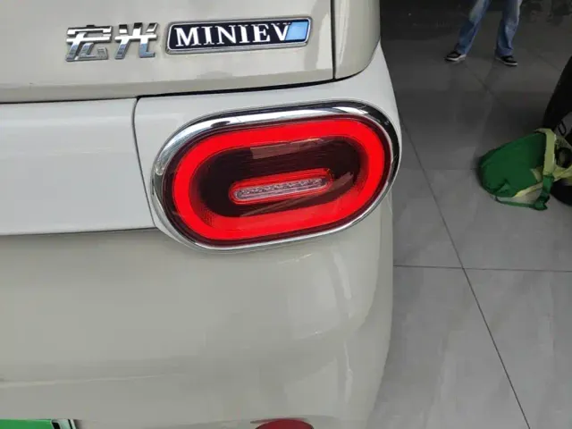 Wuling Hongguang Mini EV — Фото автомобиля 7