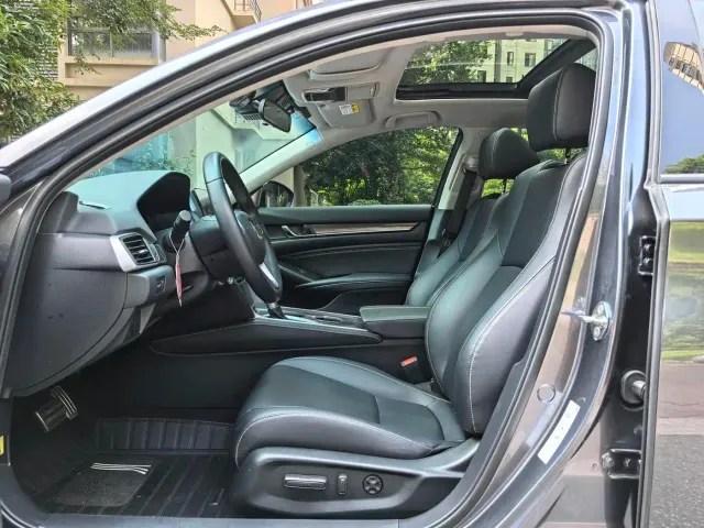 Honda Accord — Фото автомобиля 4
