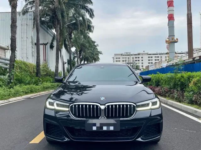 BMW 5 Series — Фото автомобиля 2