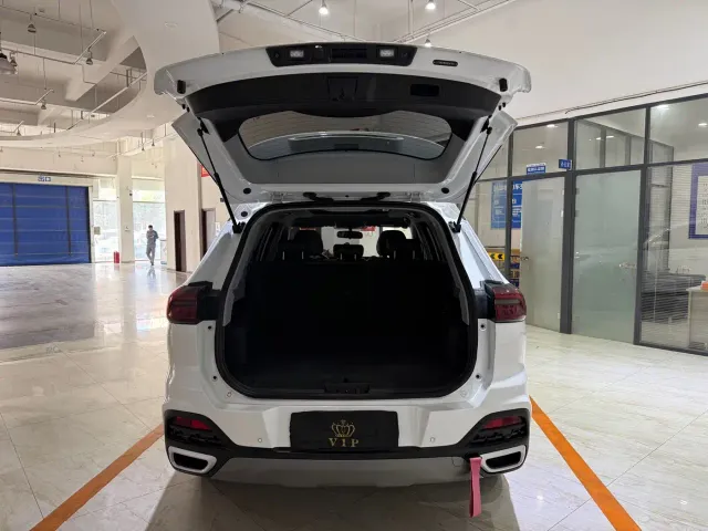 Chery Tiggo 8 — Фото автомобиля 8
