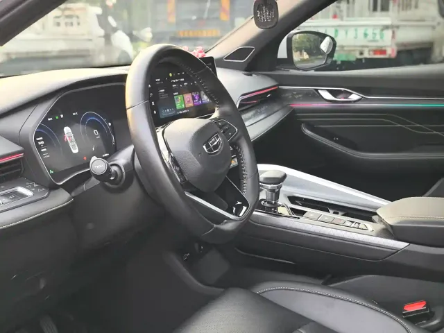 Geely Xingrui — Фото автомобиля 6