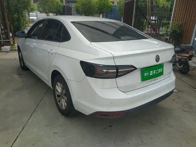 Volkswagen Lavida — Фото автомобиля 4