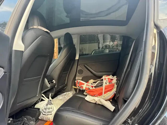 Tesla Model Y — Фото автомобиля 7