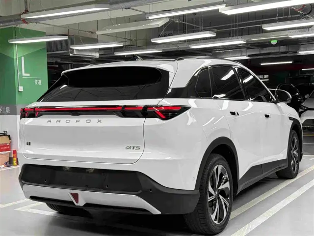 Arcfox Alpha T5 — Фото автомобиля 4