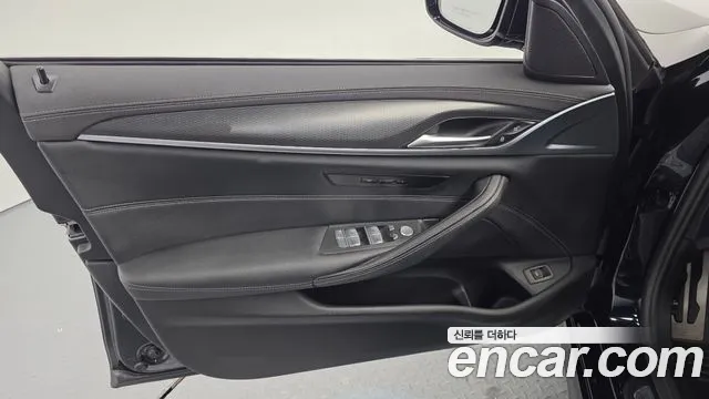 BMW 5 Series G30 — Фото автомобиля 13