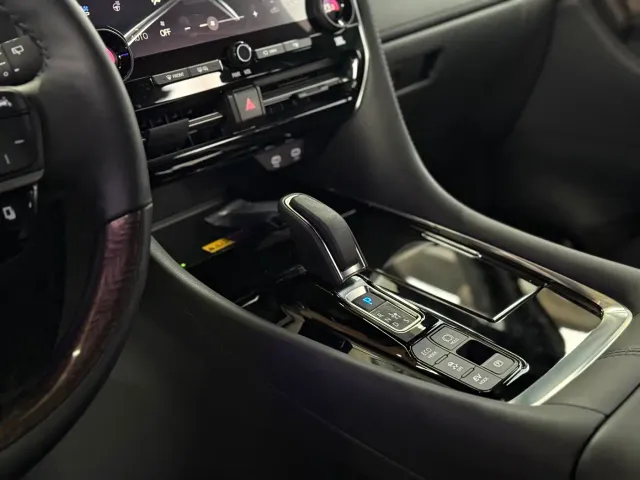 Toyota Alphard — Фото автомобиля 12