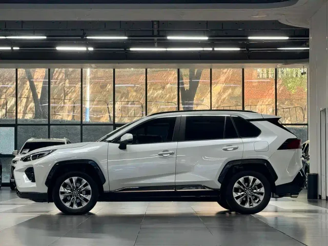 Toyota Wildlander — Фото автомобиля 8