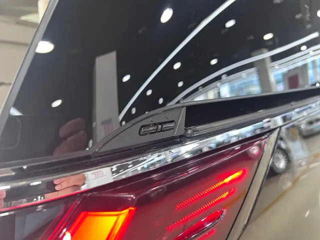 Lexus LM — Фото автомобиля 10