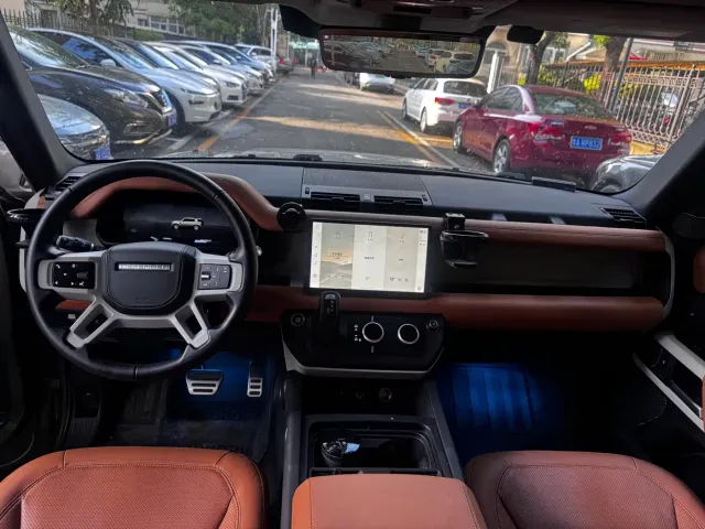 Land Rover Defender — Фото автомобиля 6