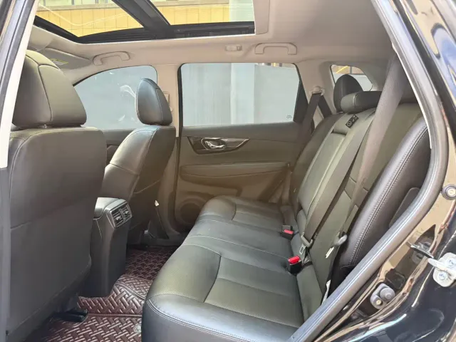 Nissan X-Trail — Фото автомобиля 10