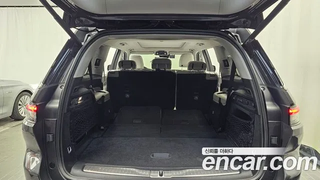 Jeep Cherokee Grand Cherokee(WL) L 3.6 Overland — Фото автомобиля 17