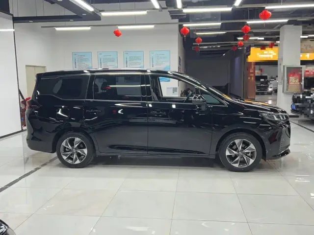 GAC Trumpchi M6 — Фото автомобиля 5