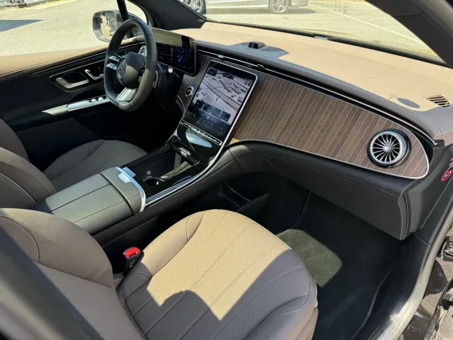 Mercedes-Benz EQE SUV — Фото автомобиля 15