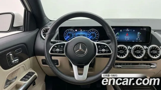 Mercedes-Benz EQA — Фото автомобиля 11