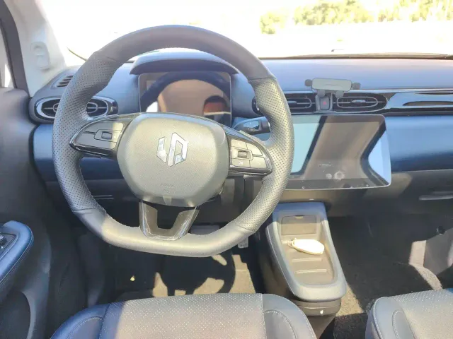 Leapmotor T03 — Фото автомобиля 11