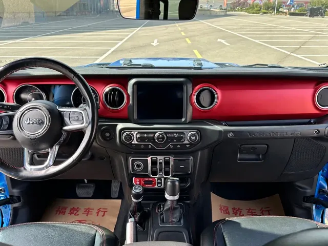 Jeep Wrangler — Фото автомобиля 15