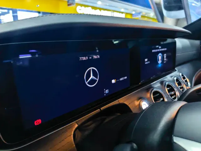 Mercedes-Benz E-Class — Фото автомобиля 5