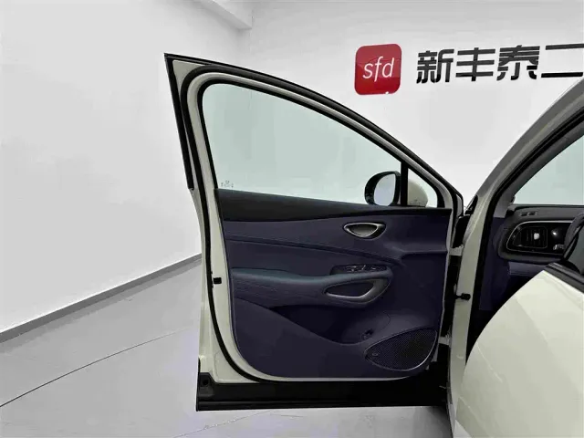 BYD Seal 05 DM-i — Фото автомобиля 8