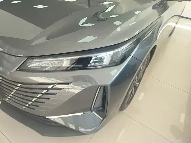 Changan Eado — Фото автомобиля 23