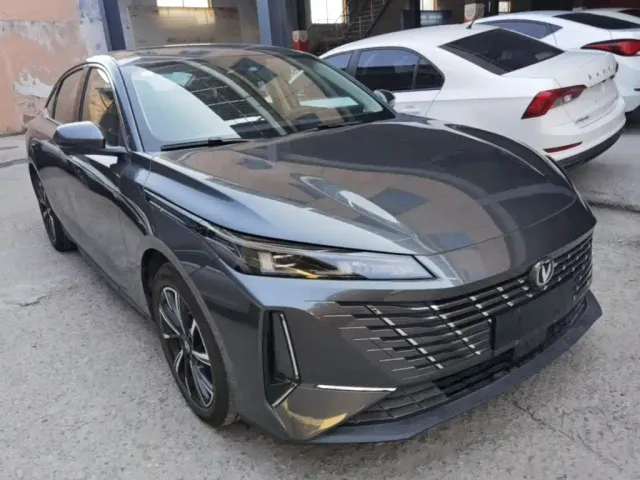 Changan Eado — Фото автомобиля 3