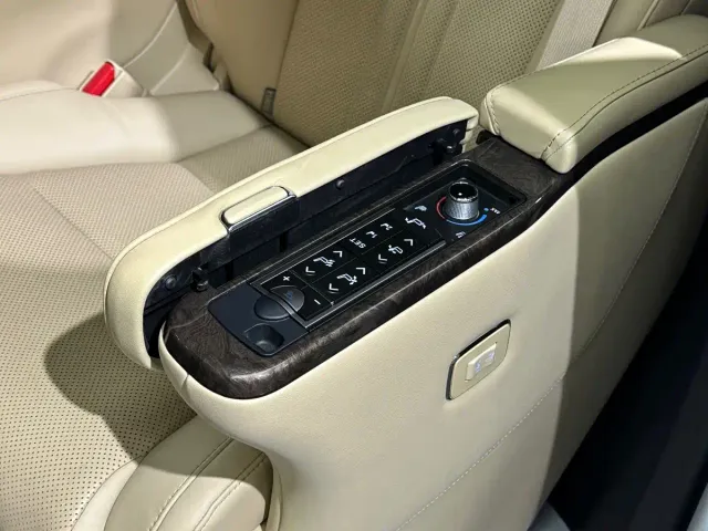 Toyota Alphard — Фото автомобиля 18