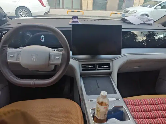BYD Song Ultra — Фото автомобиля 12