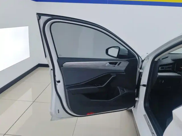 Volkswagen Sagitar — Фото автомобиля 7