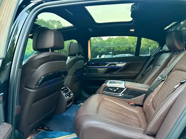 BMW 7 Series — Фото автомобиля 5