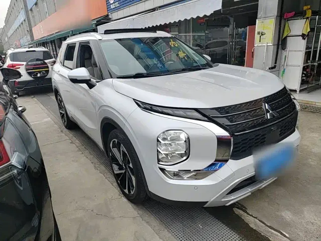 Mitsubishi Outlander — Фото автомобиля 3