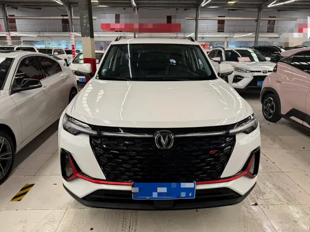 Changan CS35 Plus — Фото автомобиля 2