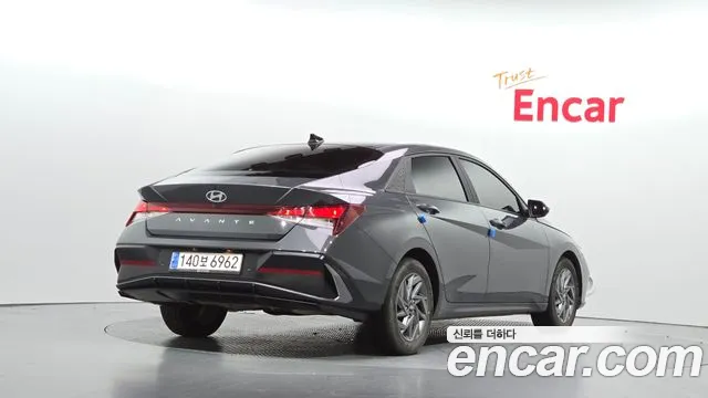 Hyundai Avante CN7 — Фото автомобиля 2