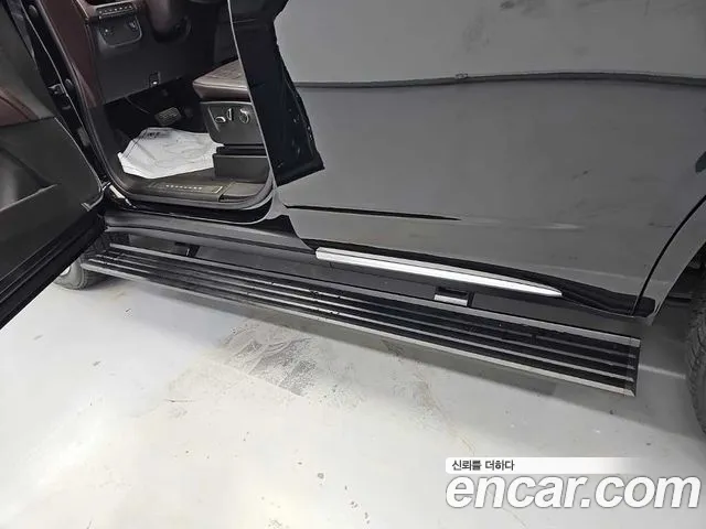 Cadillac Escalade 5th Gen — Фото автомобиля 15