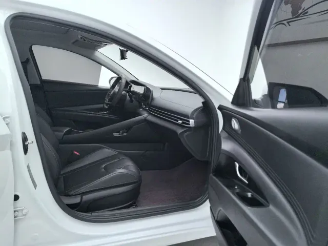 Hyundai Elantra — Фото автомобиля 11