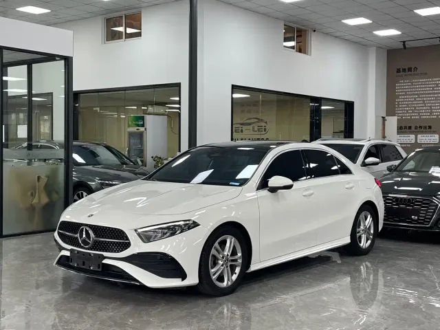 Фотография автомобиля — Mercedes-Benz A-Class