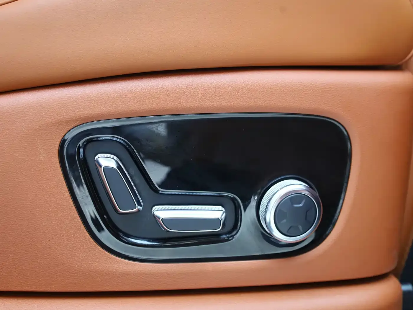 Geely Galaxy Galaxy M9 2025 Base Model — Фото автомобиля 17