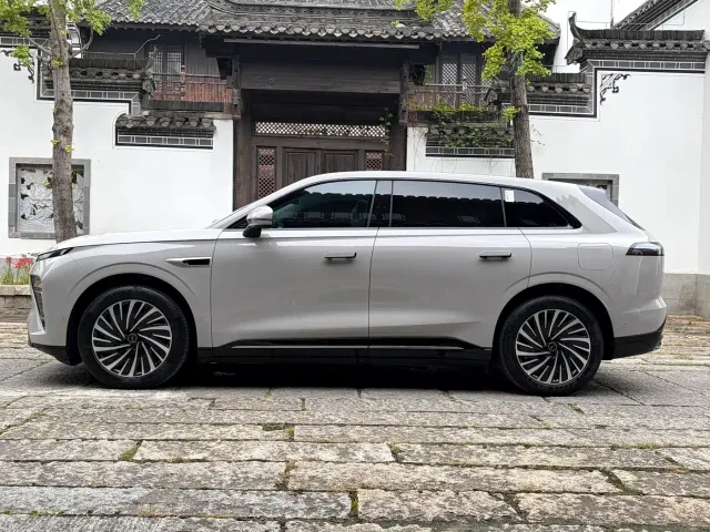 Exeed Exlantix ET 2024 Extended Range 240 Max AWD — Фото автомобиля 4