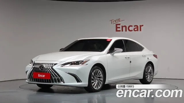 Фотография автомобиля — Lexus ES Generation 7