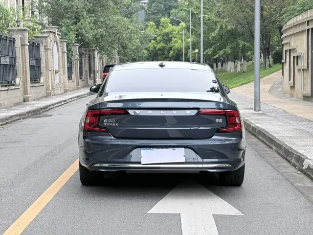 Volvo S90 — Фото автомобиля 5