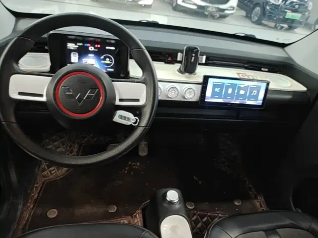 Wuling Hongguang Mini EV — Фото автомобиля 12