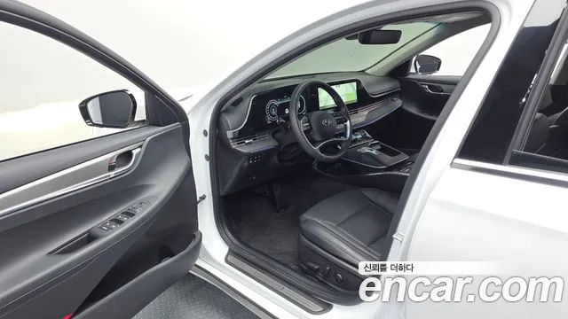 Hyundai Grandeur New — Фото автомобиля 15