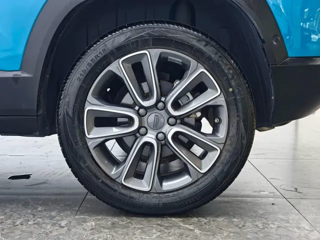 Geely ICON — Фото автомобиля 9