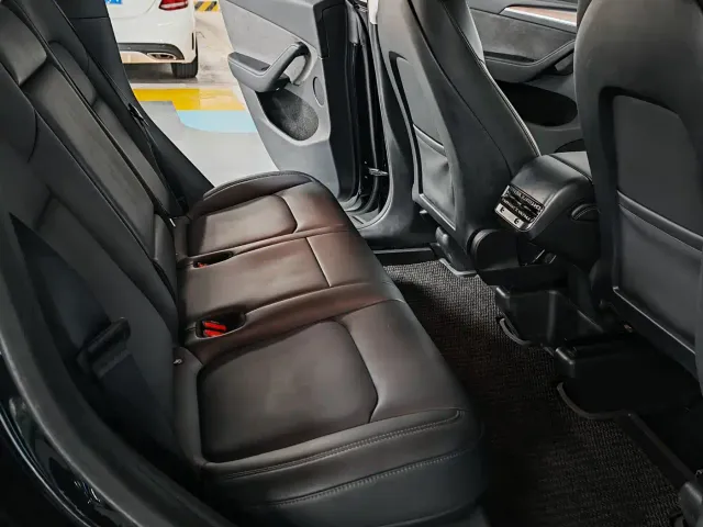 Tesla Model Y — Фото автомобиля 9