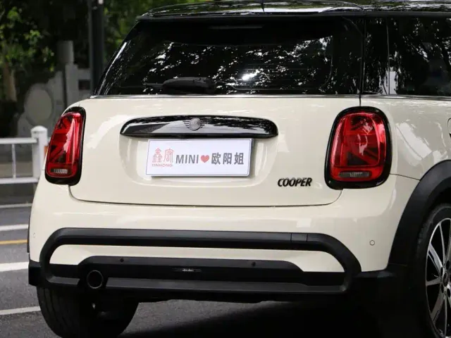 MINI Hatch — Фото автомобиля 11