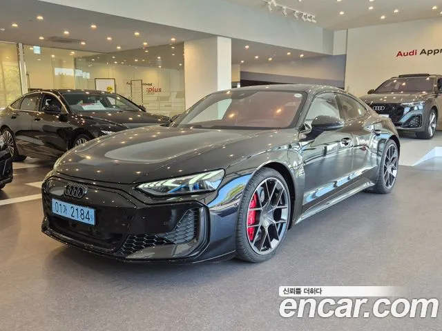 Фотография автомобиля — Audi RS e-tron GT