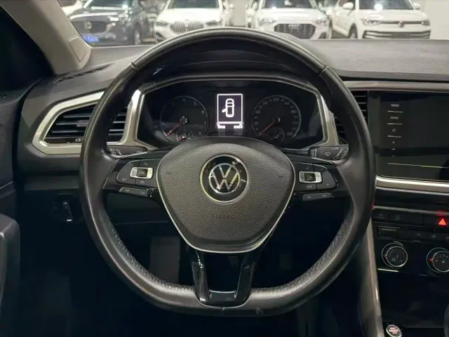 Volkswagen T-Roc — Фото автомобиля 12